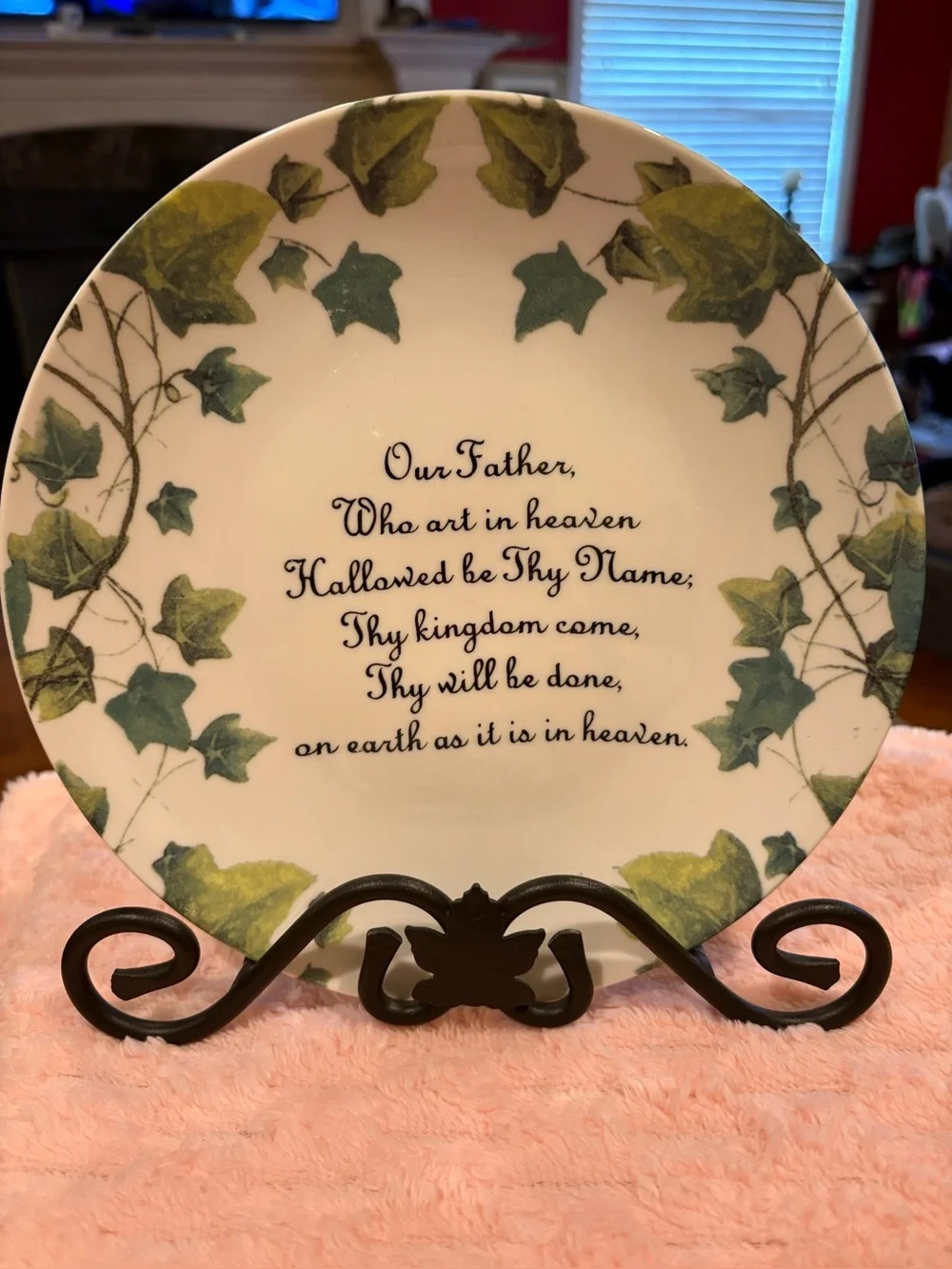 Ivy Script Decorative Plate with Prayer - White & Green